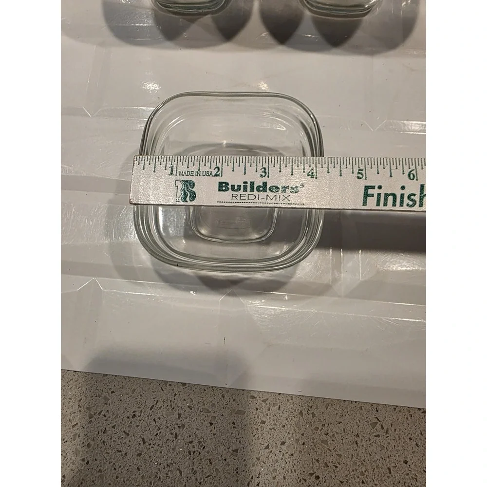 Rubbermaid Glass Food Storage Containers Lot - 2 - 1.5 Cup, 1 - 1 Cup & 5 Lids